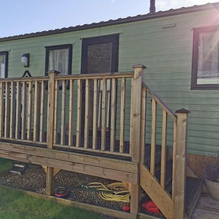 Woofles Luxury Caravan At Knaresborough Lido Exterior photo