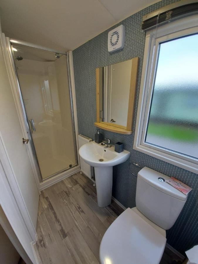 Woofles Luxury Caravan At Knaresborough Lido Exterior photo