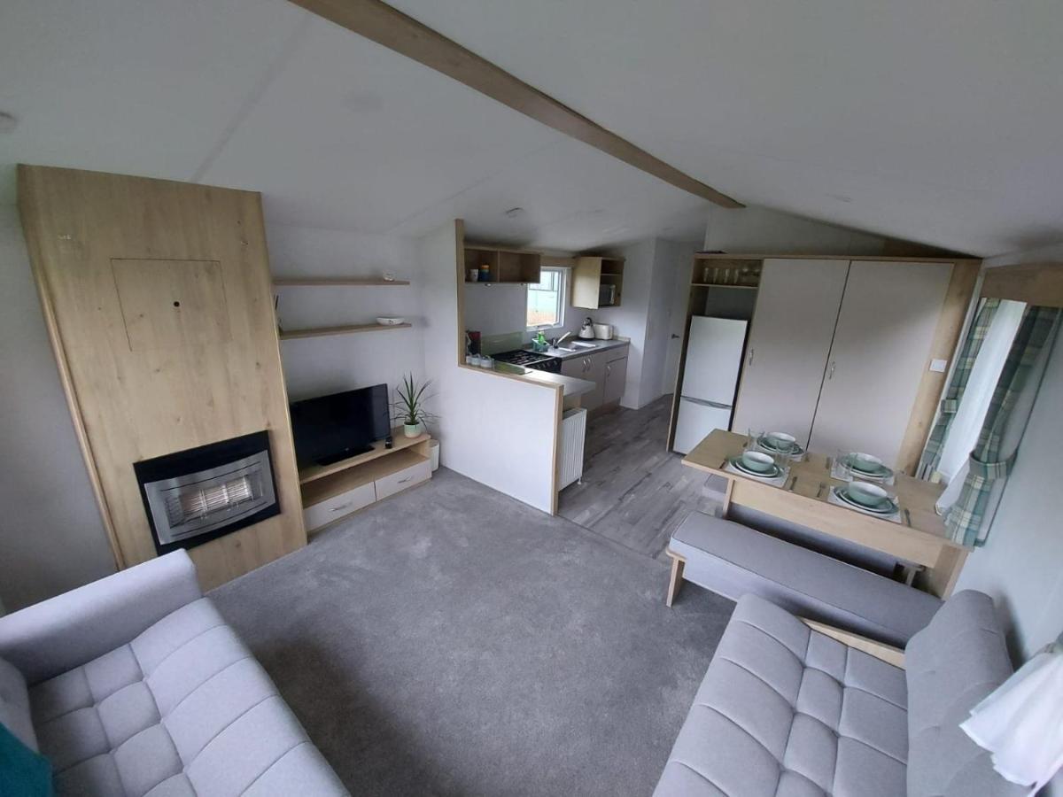 Woofles Luxury Caravan At Knaresborough Lido Exterior photo